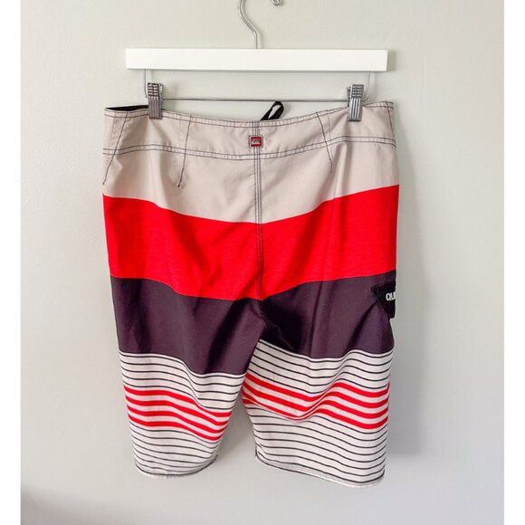 Quicksilver Men's Board Shorts - Size 32 - Picture 2 of 6